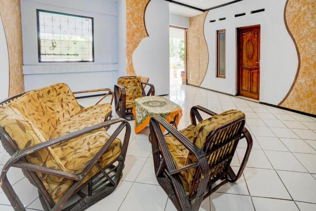Oyo 3956 Hotel Palem 2 Syariah Malang Dış mekan fotoğraf